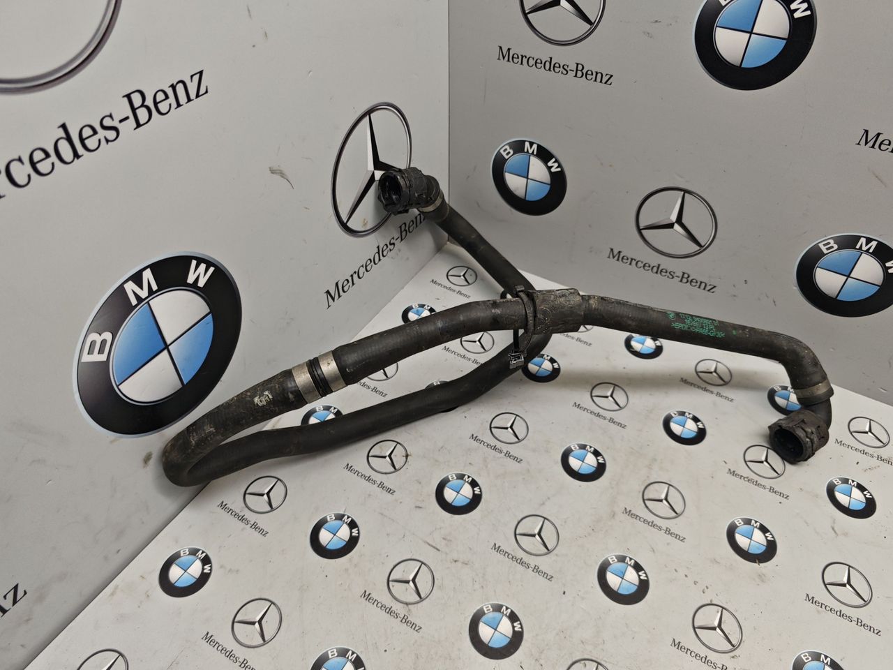 патрубок радиатора BMW 5 серия G30/G31 [рестайлинг] 2022, 3.0 л., бензин, полный привод, 9430891