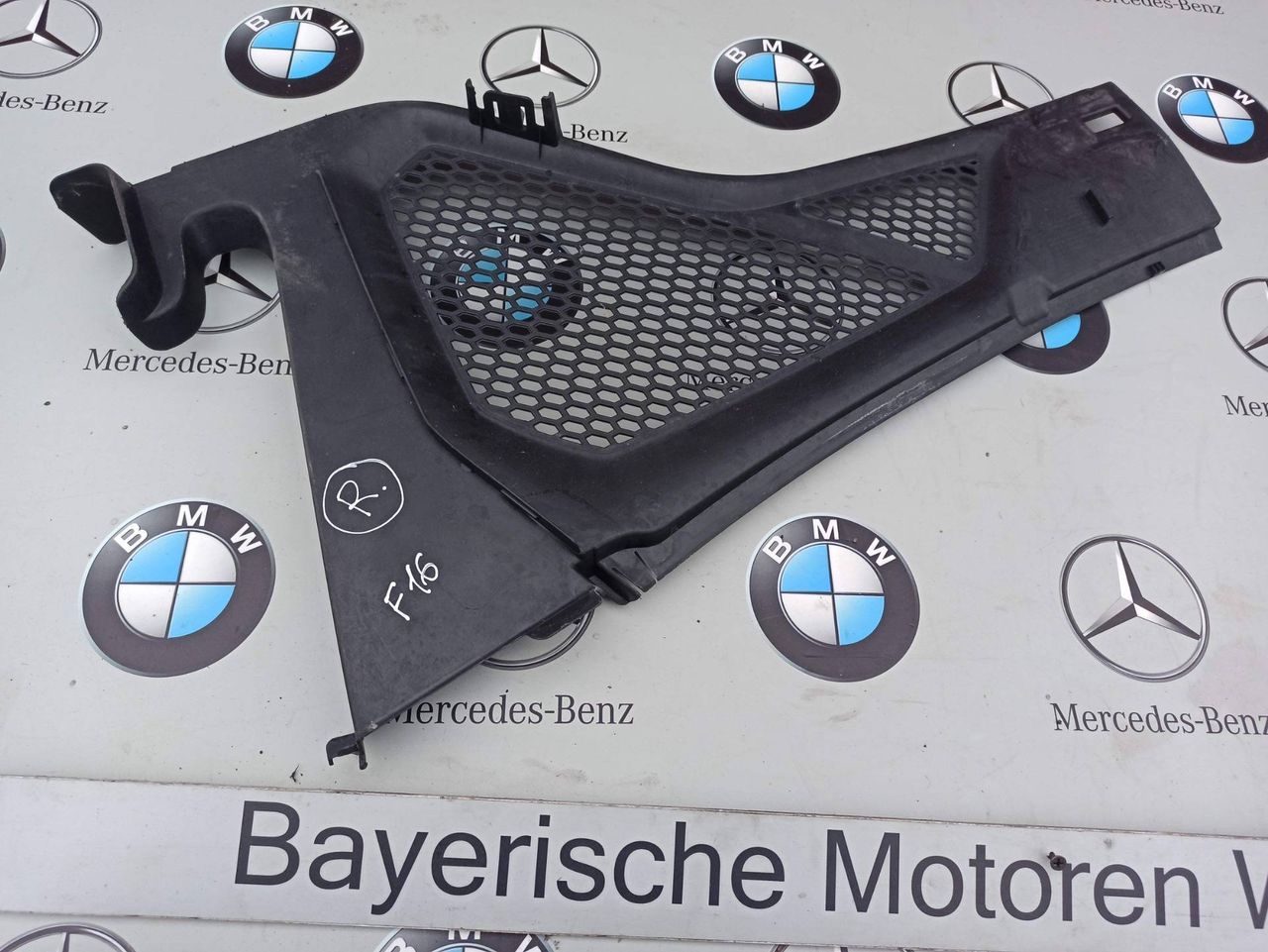 дождевик BMW X6 F16 2016, 3.0 л., бензин, правый руль, 9245594
