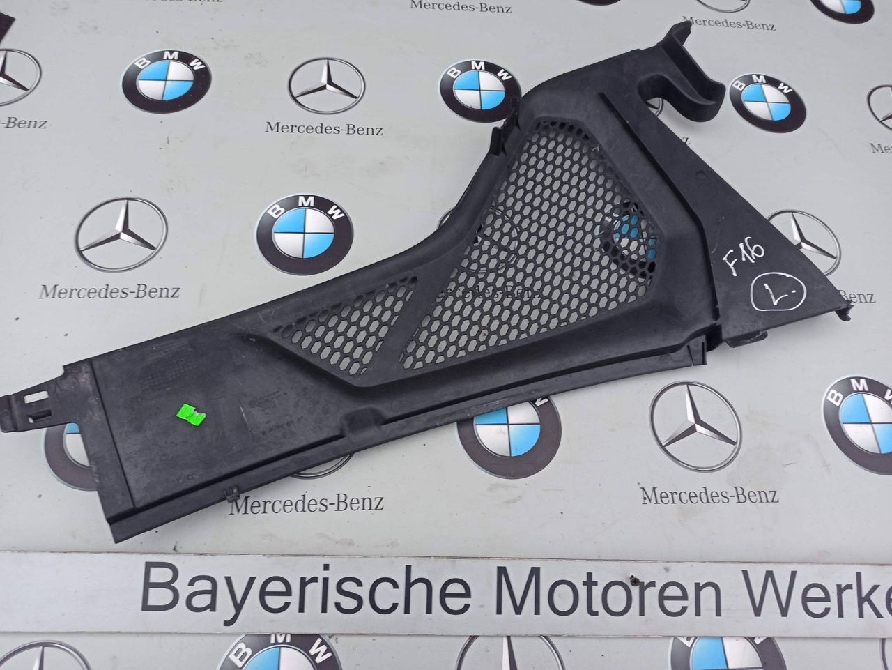дождевик BMW X6 F16 2016, 3.0 л., бензин, правый руль, 9245599
