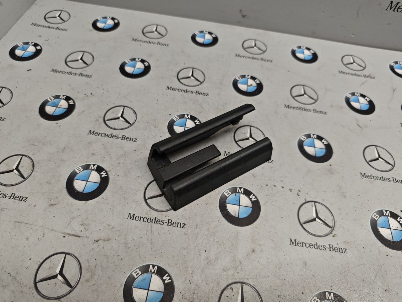 Пластик салазок сидений BMW 5 серия G30/G31 [рестайлинг] 2022, 3.0 л., бензин, полный привод, 7357394
