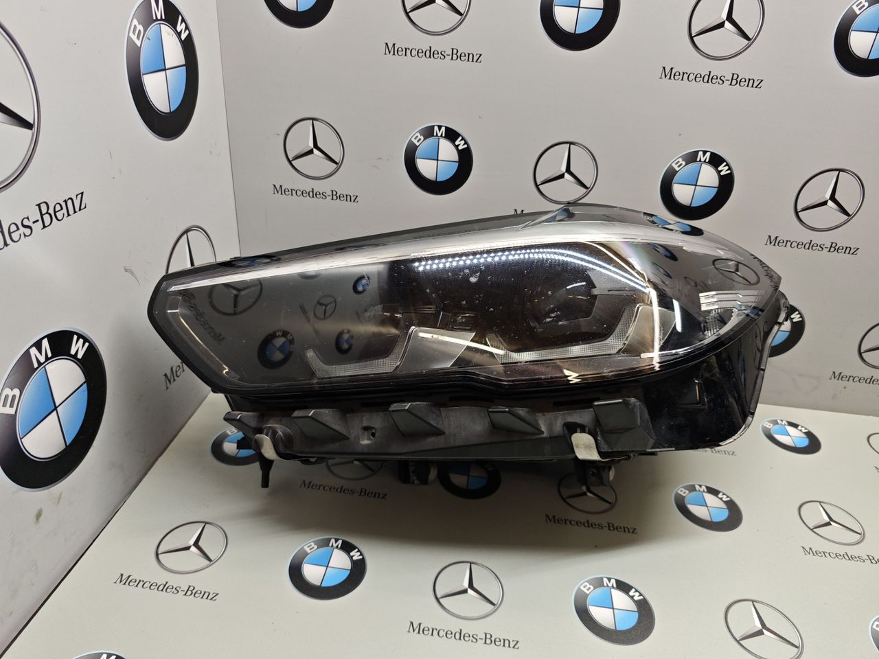 фара левая BMW X5 G05 2020, 7933331