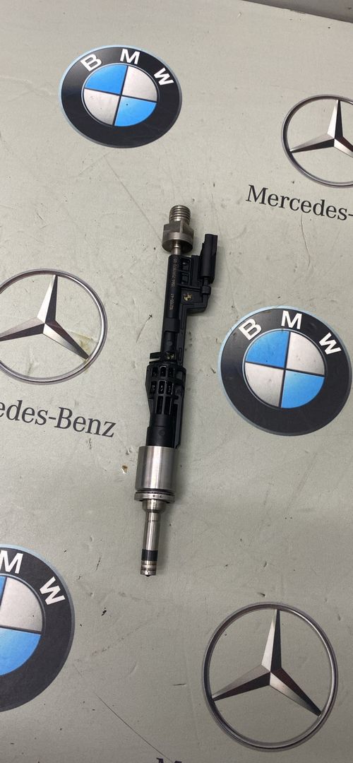 форсунка BMW 5 серия F07/F10/F11 2011, 2.0 л., N20 B20 A, бензин, 7597870