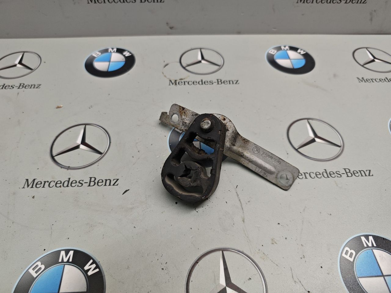 кронштейн глушителя BMW X5 F15 2017, 3.0 л., N55 B30 A, бензин, АКПП, 7599339