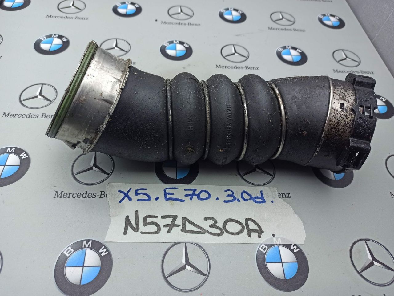 патрубок интеркулера BMW X5 E70 [рестайлинг] 2012, 3.0 л., N57 D30 A, дизель, 7807985