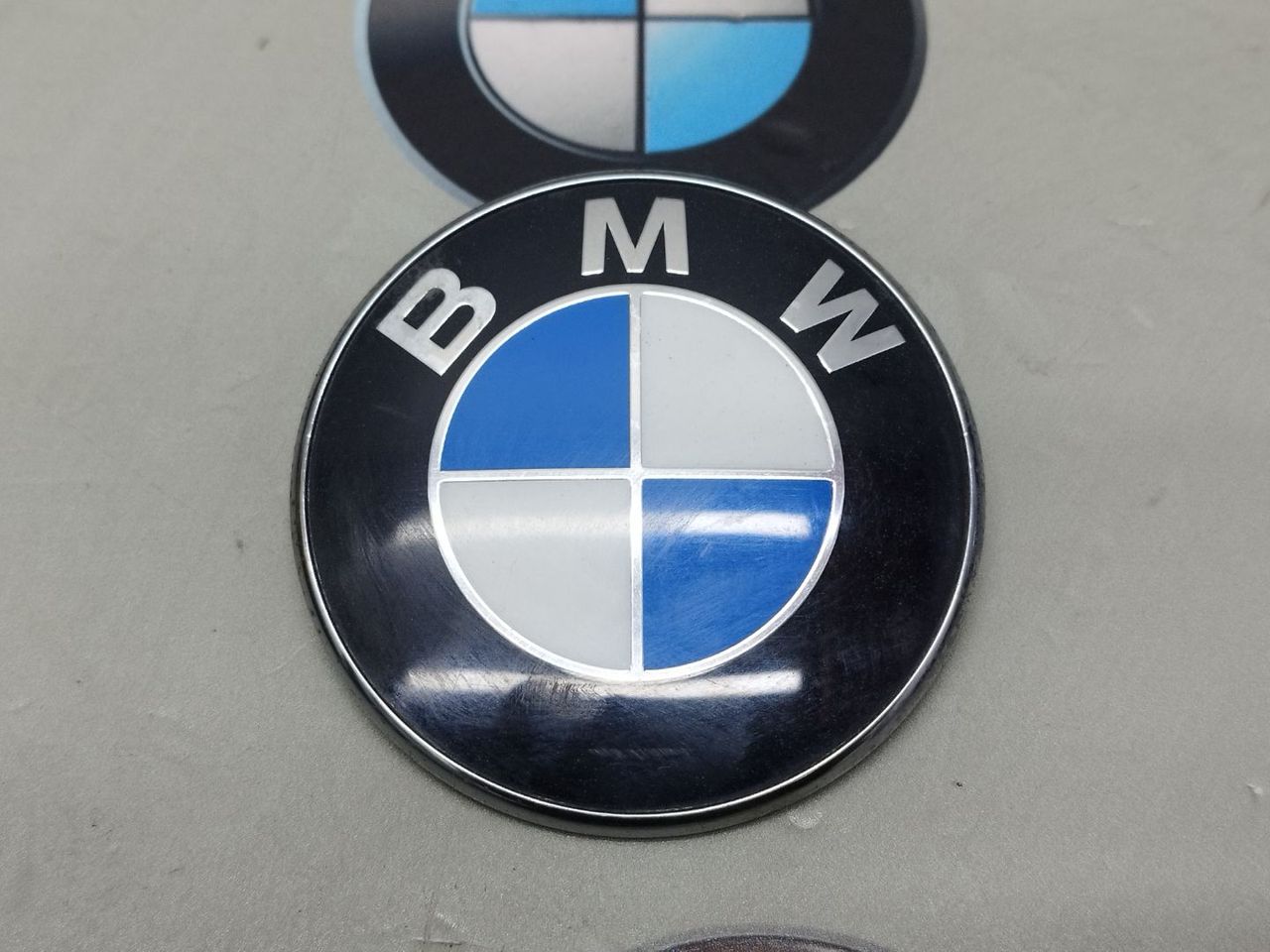 эмблема BMW 3 серия F30/F31 [рестайлинг] 2015, 8219237