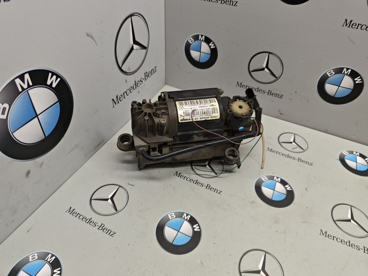 компрессор пневмоподвески Mercedes-Benz S-Класс W220 [рестайлинг] 2004, A2113200304