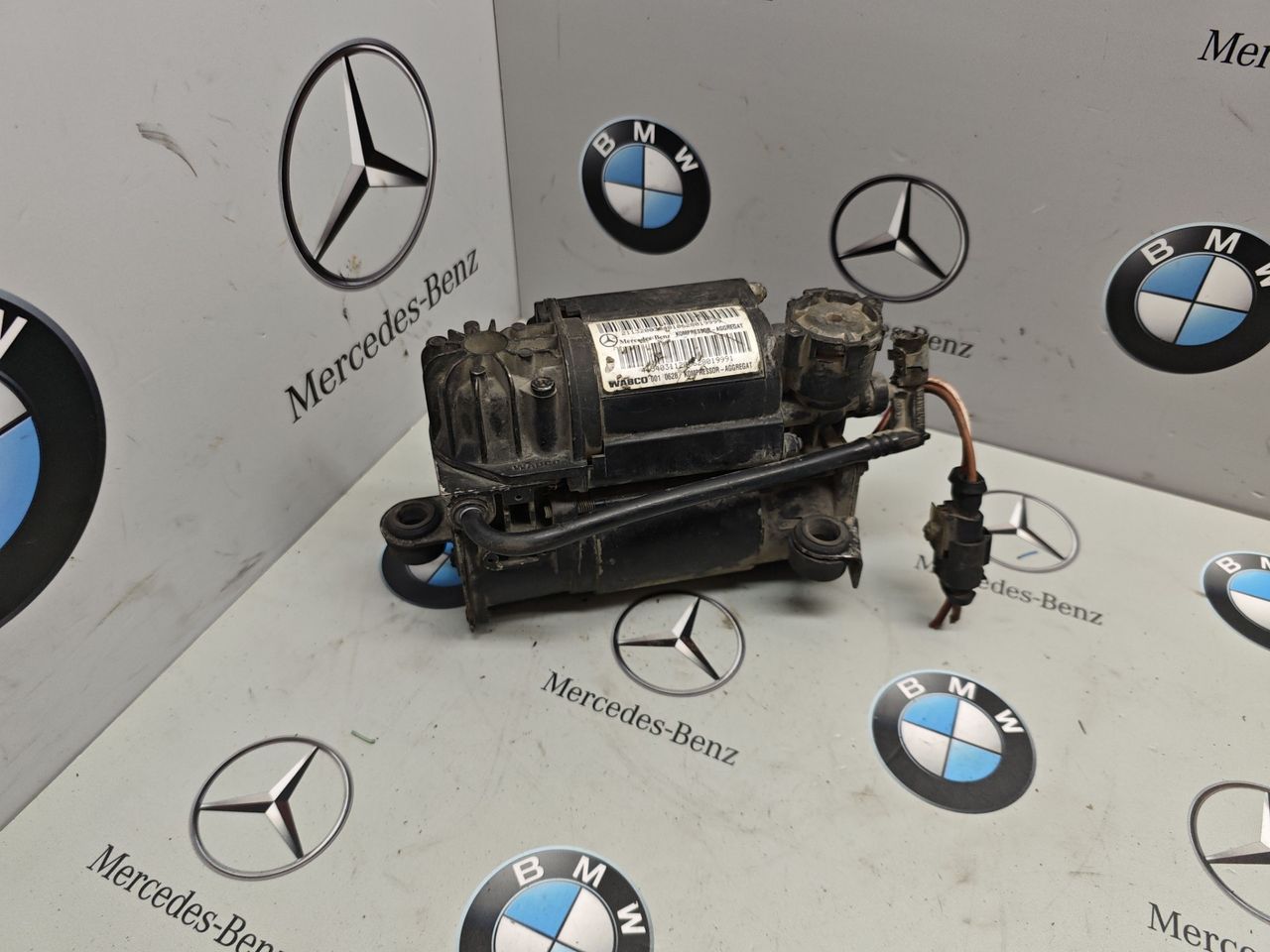 компрессор пневмоподвески Mercedes-Benz S-Класс W220 [рестайлинг] 2004, A2113200304
