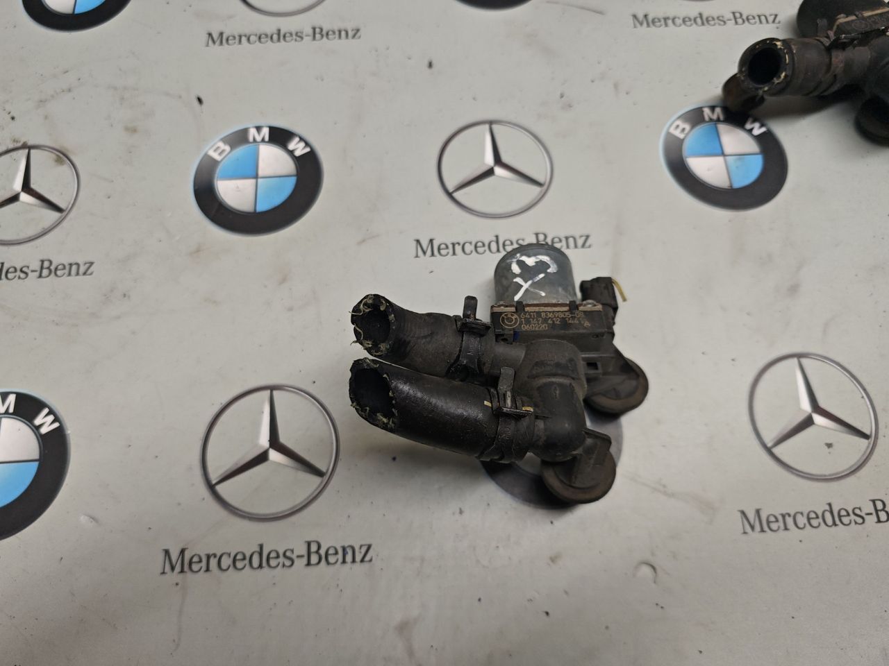 кран отопителя (печки) BMW X3 E83 2006, 8369805