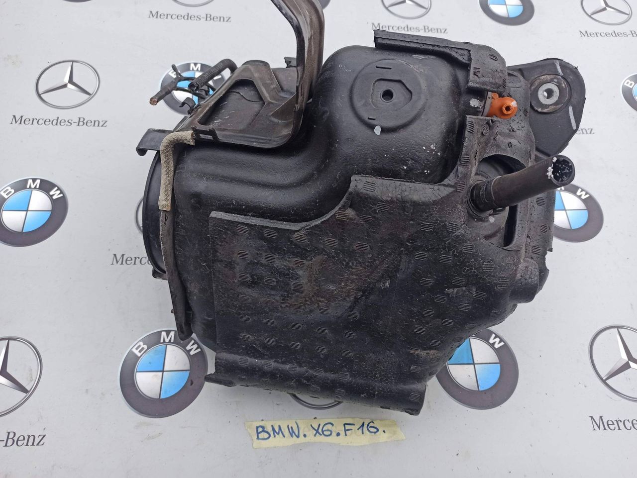бак AdBlue (мочевины) BMW X6 F16 2016, 3.0 л., бензин, правый руль, 7295653