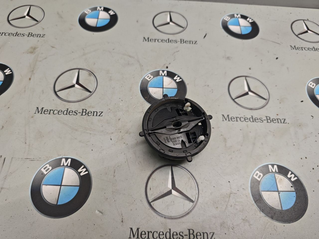 электромоторчик зеркала наружнего BMW 5 серия F07/F10/F11 2011, 7191398