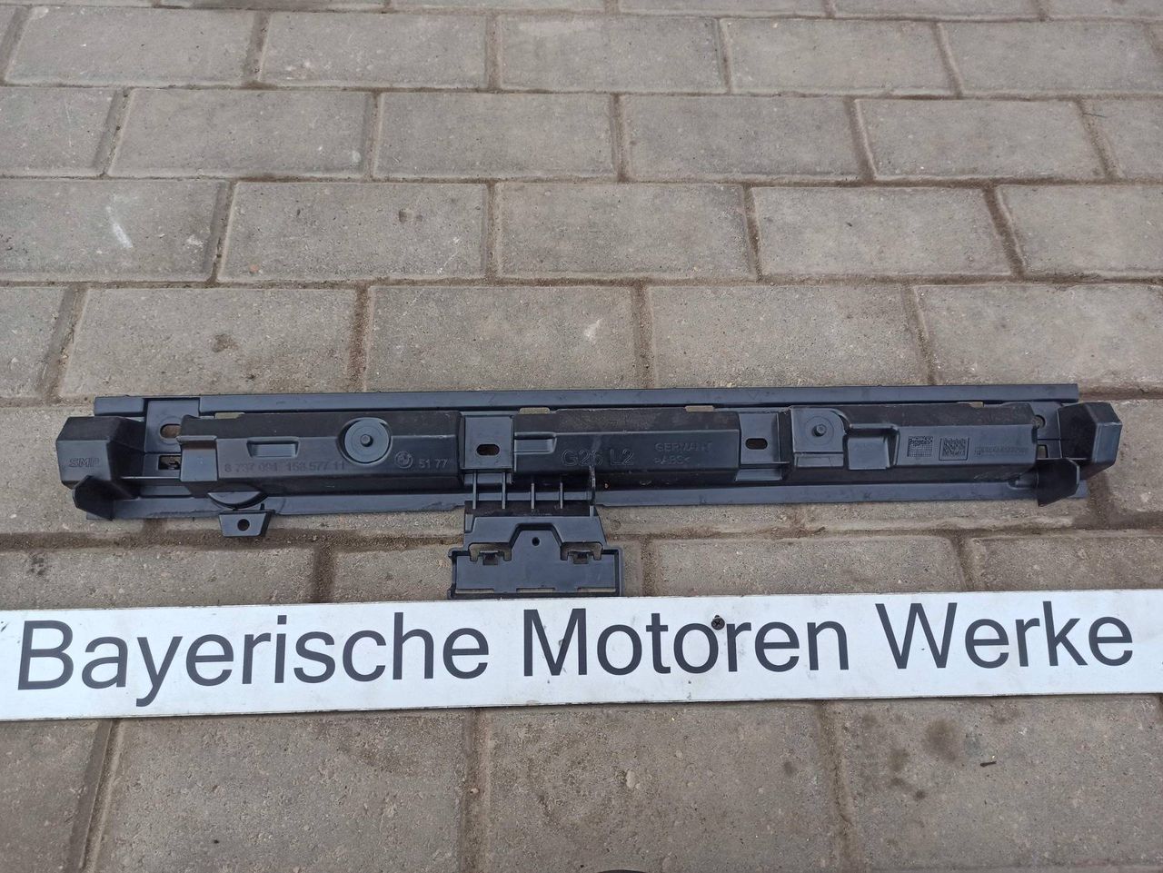 Кронштейн крепления порога BMW i4 G26 2022, электро, АКПП, 8737091