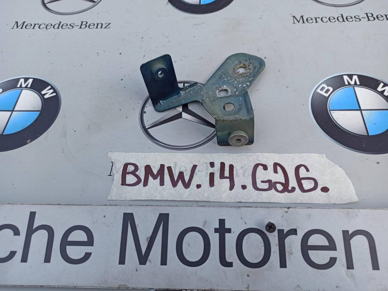крепление ( кронштейн ) крыла BMW i4 G26 2022, электро, АКПП, 7486804