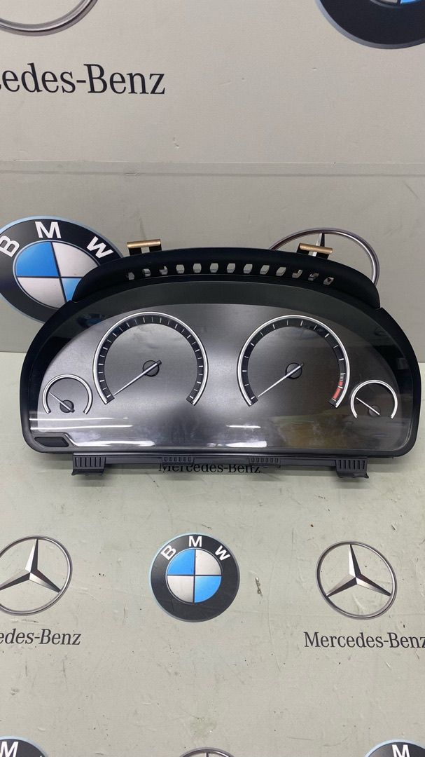 щиток приборов (приборная панель) BMW 7 серия F01/F02 2009, 9220795