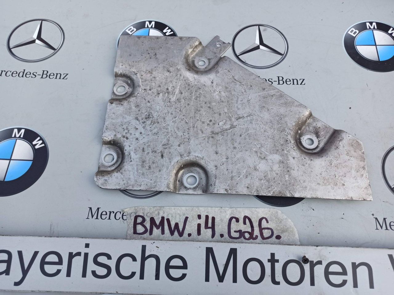защита днища BMW i4 G26 2022, электро, АКПП, 9884700