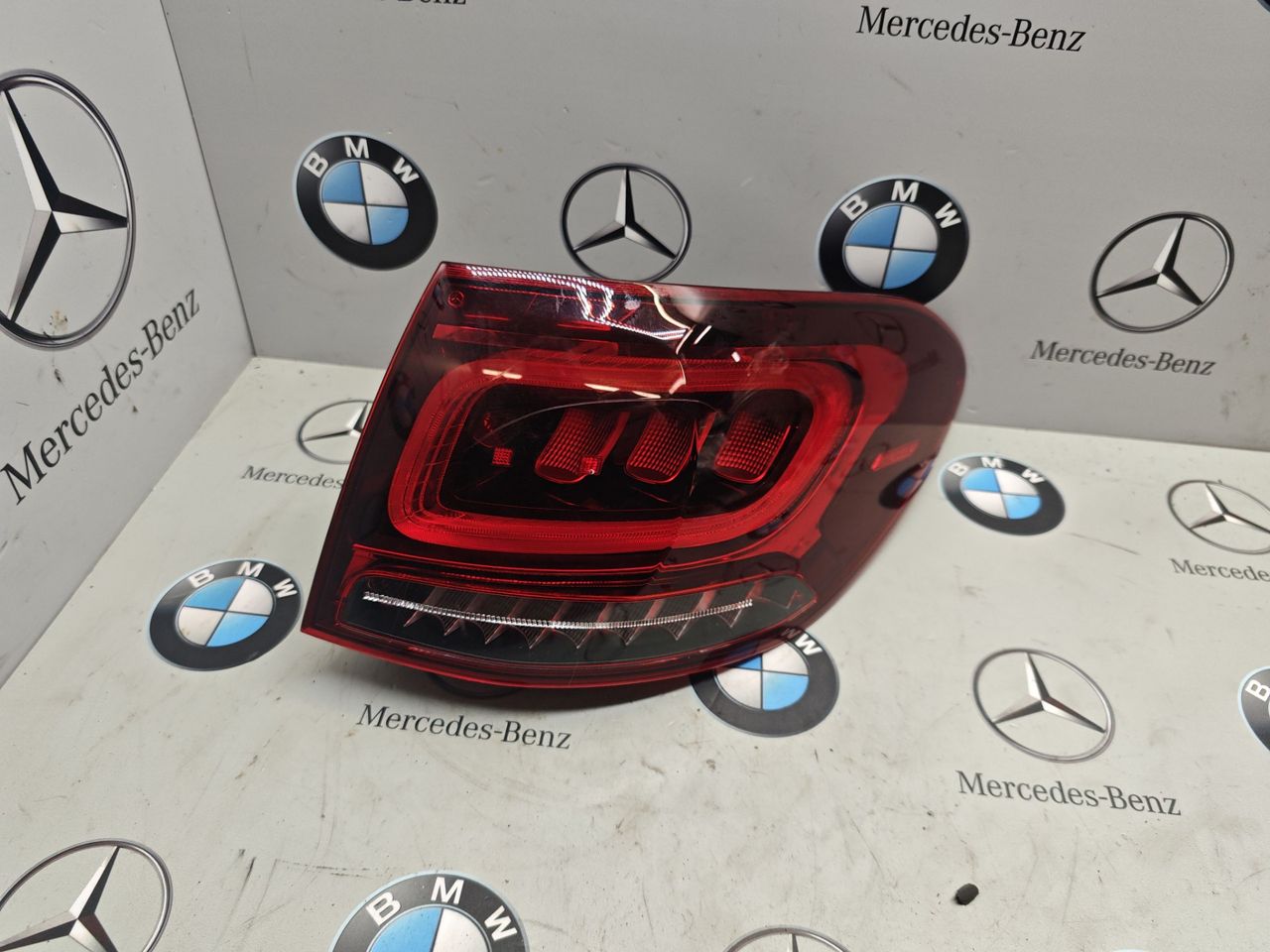фонарь задний правый Mercedes-Benz GLC-Класс X253 [рестайлинг] 2020, 2.0 л., M264.920, бензин, полный привод, правый руль, A2539462803