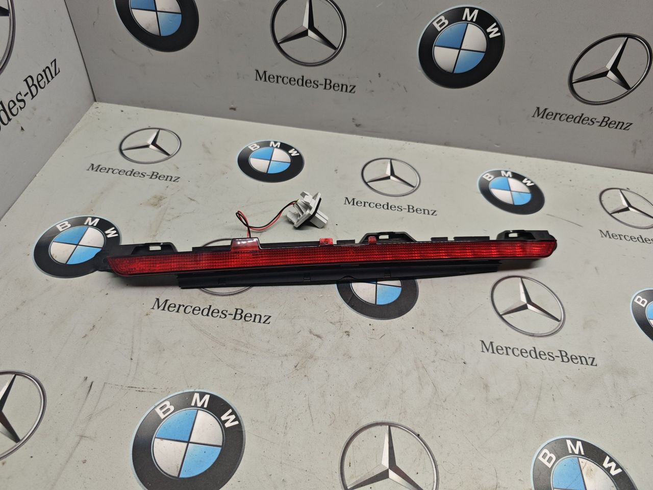 дополнительный стоп-сигнал Mercedes-Benz GLC-Класс X253 [рестайлинг] 2020, 2.0 л., M264.920, бензин, полный привод, правый руль, A1569069600