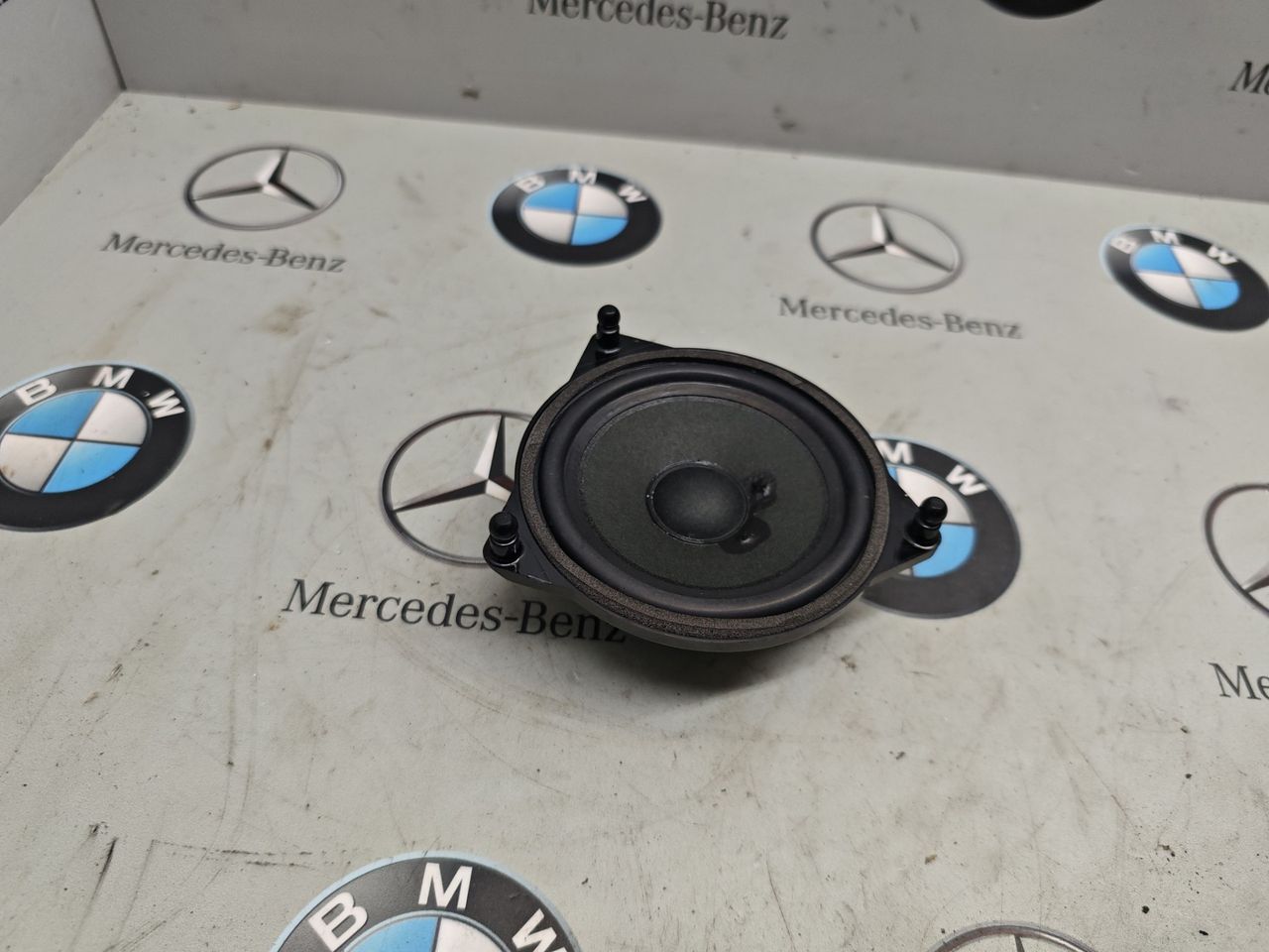 динамик двери Mercedes-Benz GLC-Класс X253 [рестайлинг] 2020, 2.0 л., M264.920, бензин, полный привод, правый руль, A2228200202
