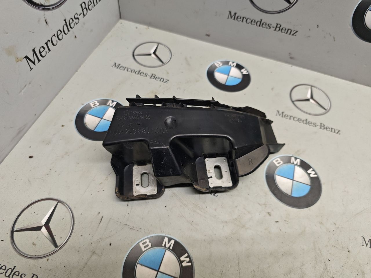 Крепление бампера заднего Mercedes-Benz GLC-Класс X253 [рестайлинг] 2020, 2.0 л., M264.920, бензин, полный привод, правый руль, A2538801003