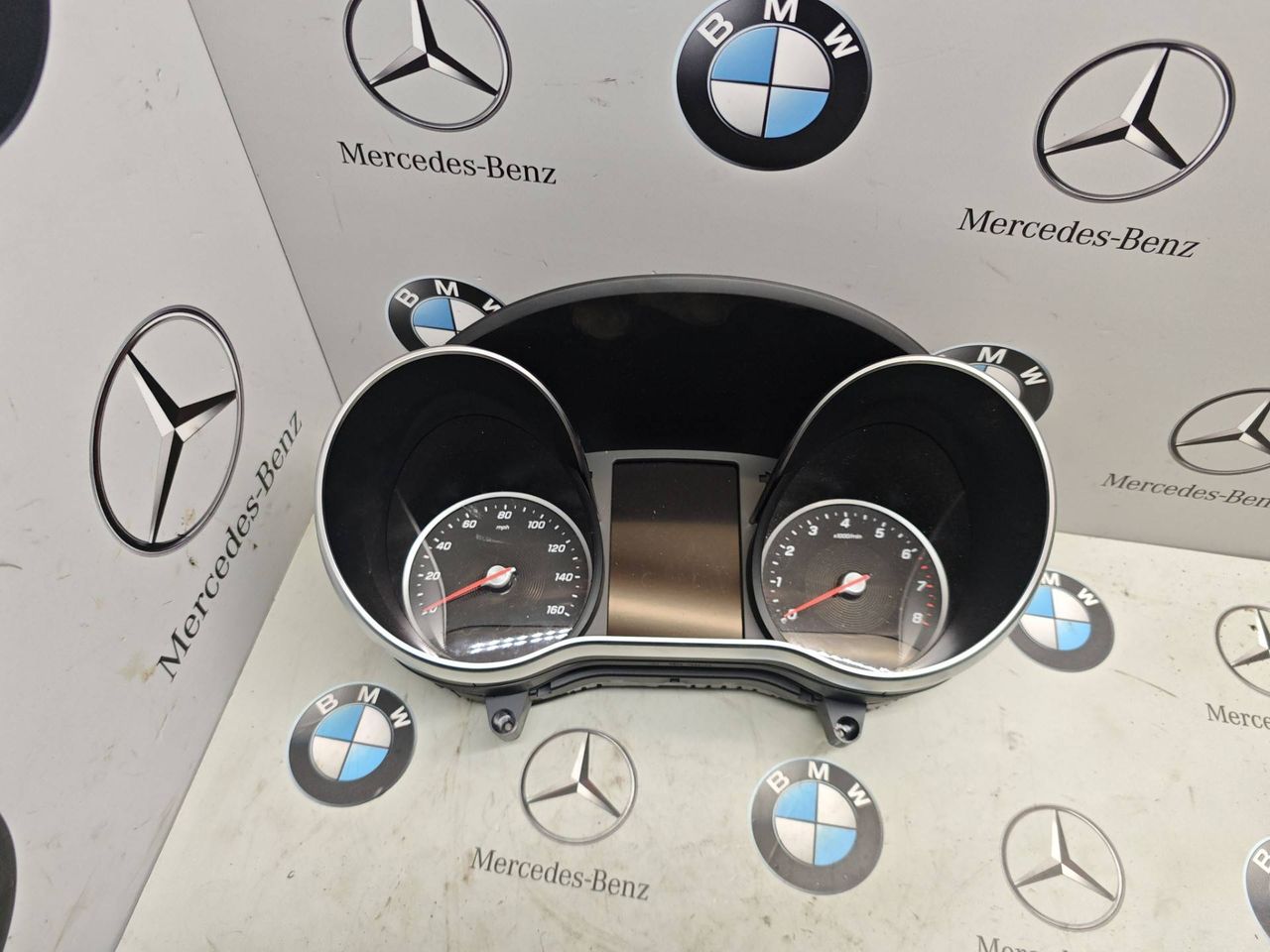 щиток приборов (приборная панель) Mercedes-Benz GLC-Класс X253 [рестайлинг] 2020, 2.0 л., M264.920, бензин, полный привод, правый руль, A2059001047, A2059016021, A2059041301, A2059029926, A2059020127, A2059020327, A2059020527, A2059022329, A2059023629, A2059020227, A2059020427, A2059022429