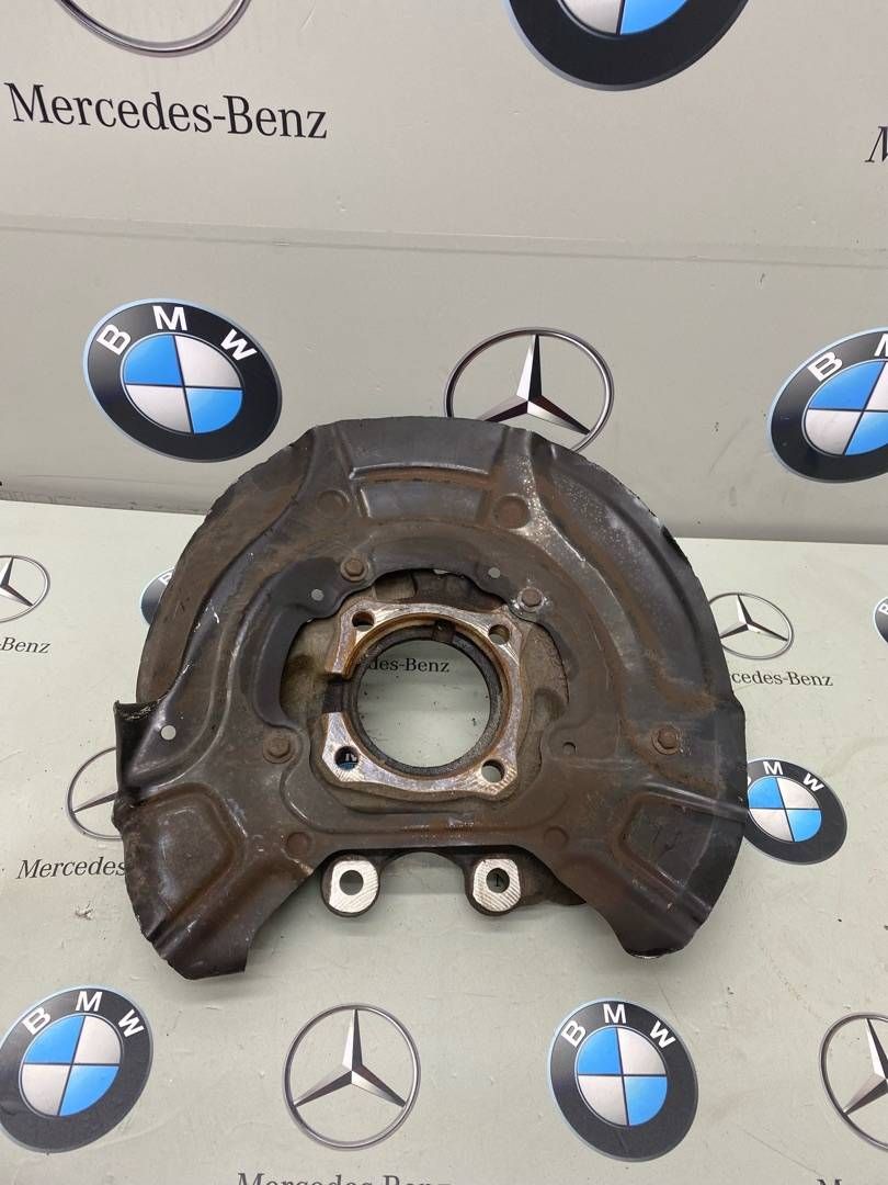 кулак задний правый BMW X3 F25 2012, 3.0 л., N52 B30 A, бензин