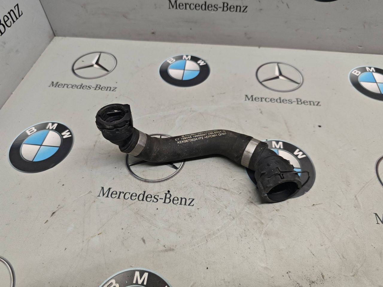 патрубок радиатора Mercedes-Benz GLC-Класс X253 [рестайлинг] 2020, 2.0 л., M264.920, бензин, полный привод, правый руль, A2385010601
