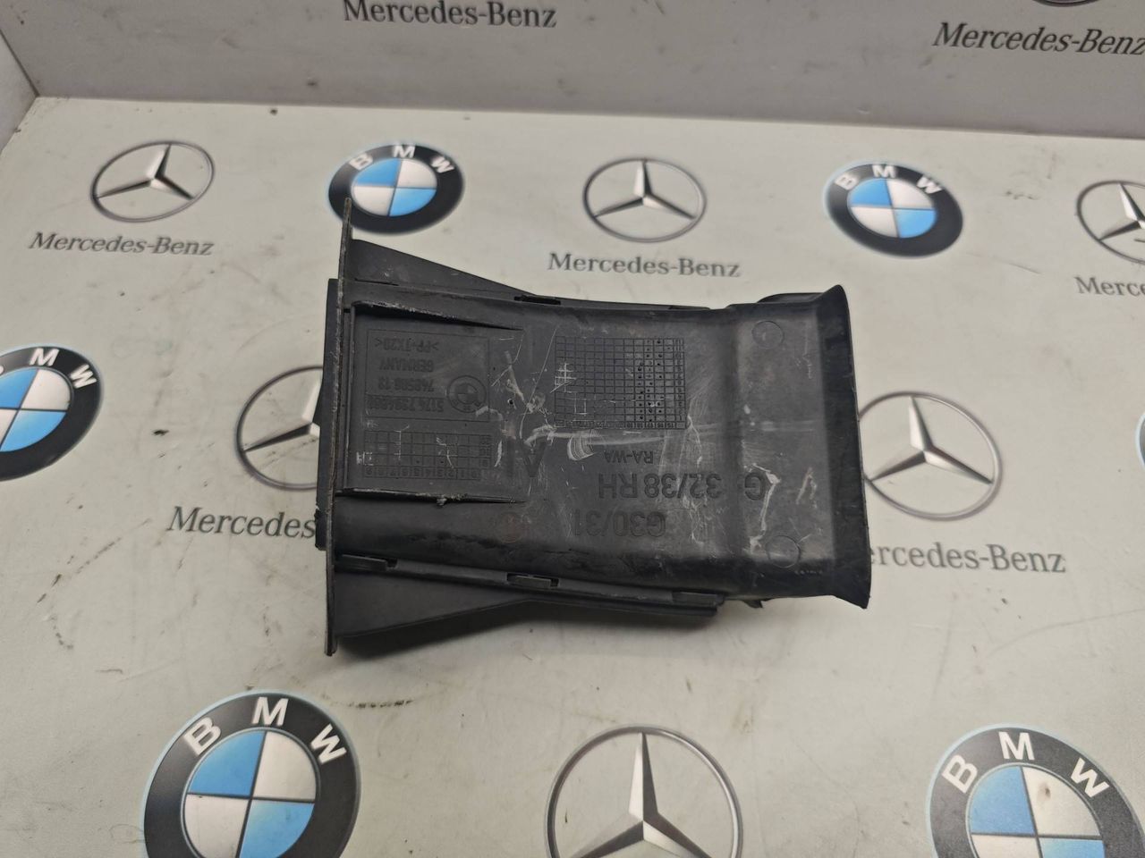 воздуховод тормозной правый BMW 6 GT G32 2019, 3.0 л., B58B30, бензин, 7394666