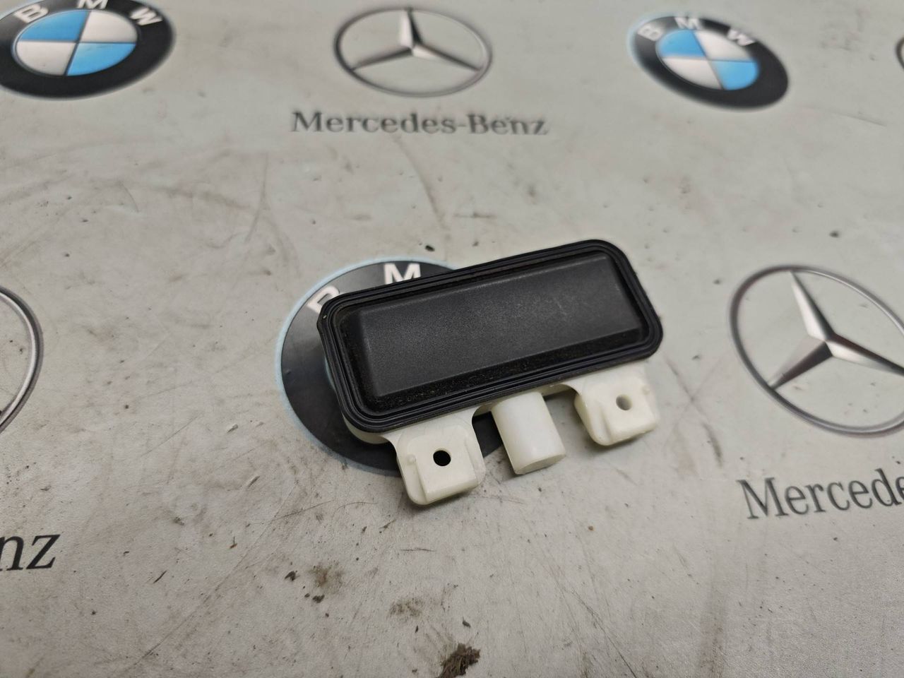 кнопка открытия багажника BMW 6 GT G32 2019, 3.0 л., B58B30, бензин, 7315602