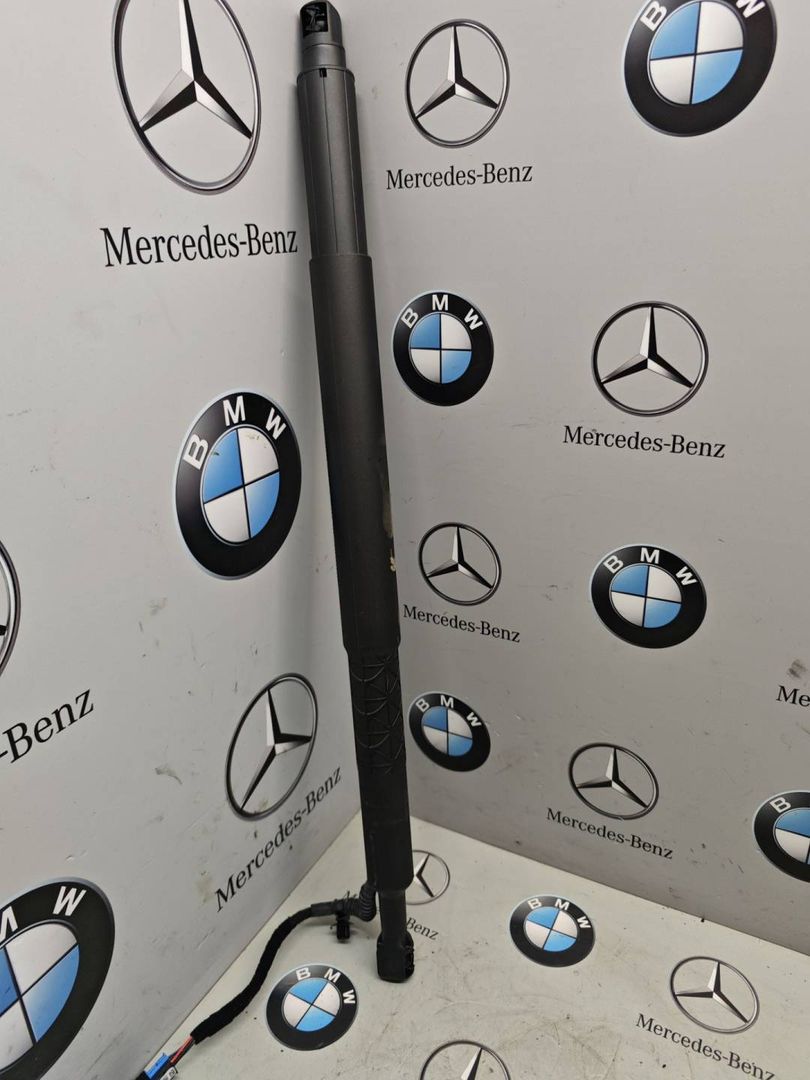 амортизатор крышки багажника (3-5 двери) BMW 6 GT G32 2019, 3.0 л., B58B30, бензин, 7397905