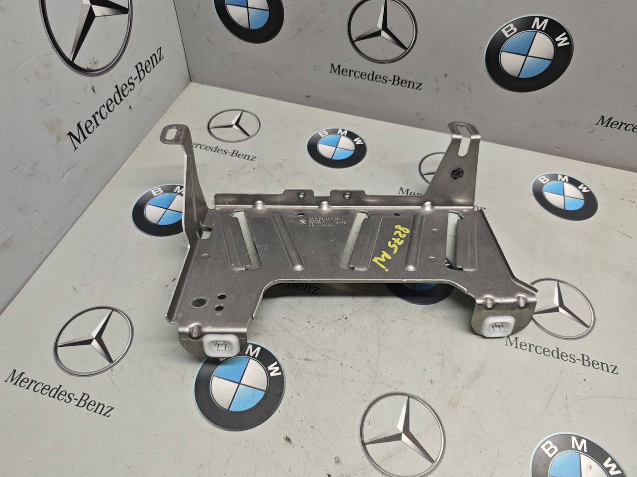 кронштейн блока управления BMW 6 GT G32 2019, 3.0 л., B58B30, бензин, 6802314