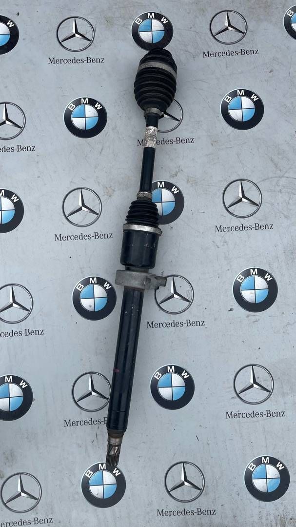 полуось передняя правая (приводной вал, ШРУС) Mini Cooper 3 поколение 2015, 7639432