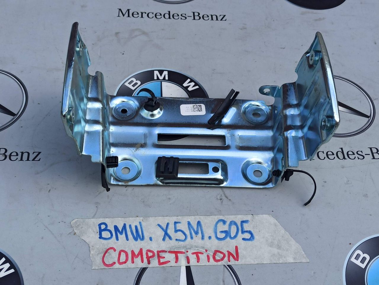 кронштейн (крепление) BMW X5 M F95 2021, 4.4 л., бензин, полный привод, 3365746