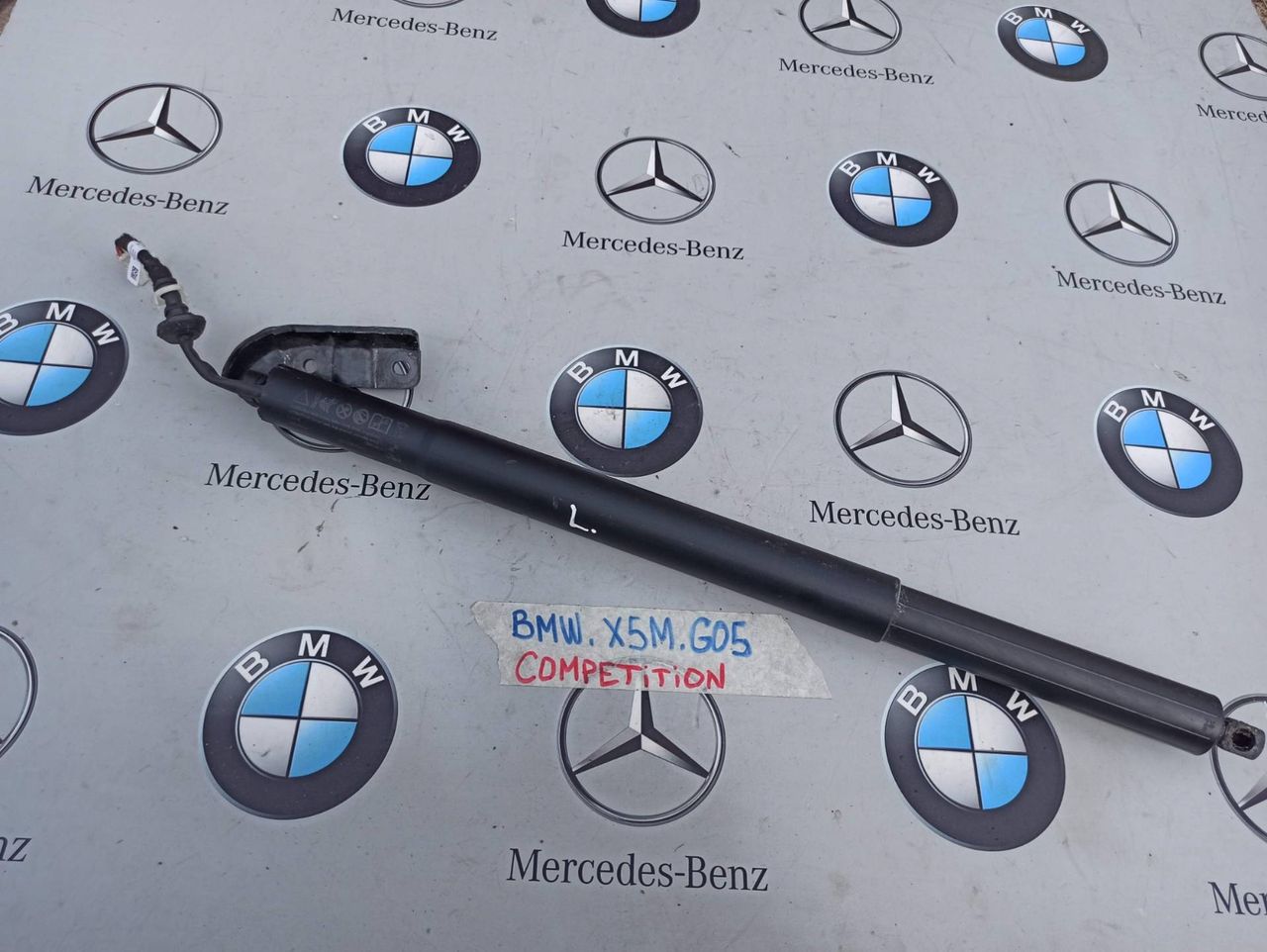 амортизатор крышки багажника (3-5 двери) BMW X5 M F95 2021, 4.4 л., бензин, полный привод, 9482800