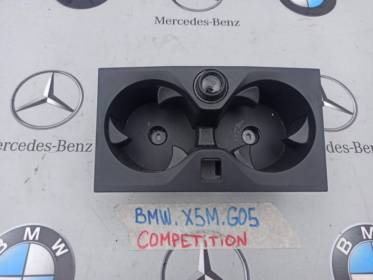 подстаканник BMW X5 M F95 2021, 4.4 л., бензин, полный привод, 9399872