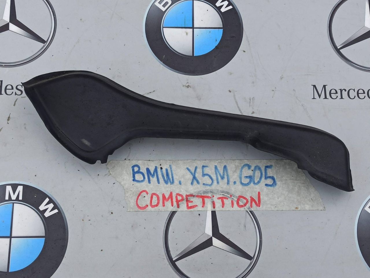 водосток крышки багажника BMW X5 M F95 2021, 4.4 л., бензин, полный привод, 8738628