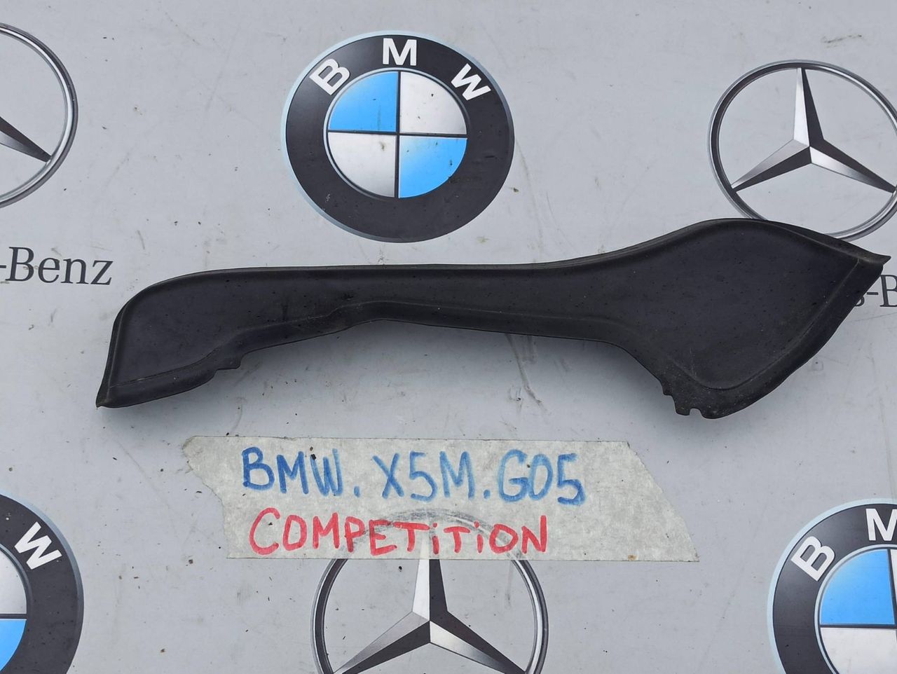 водосток крышки багажника BMW X5 M F95 2021, 4.4 л., бензин, полный привод, 8738627