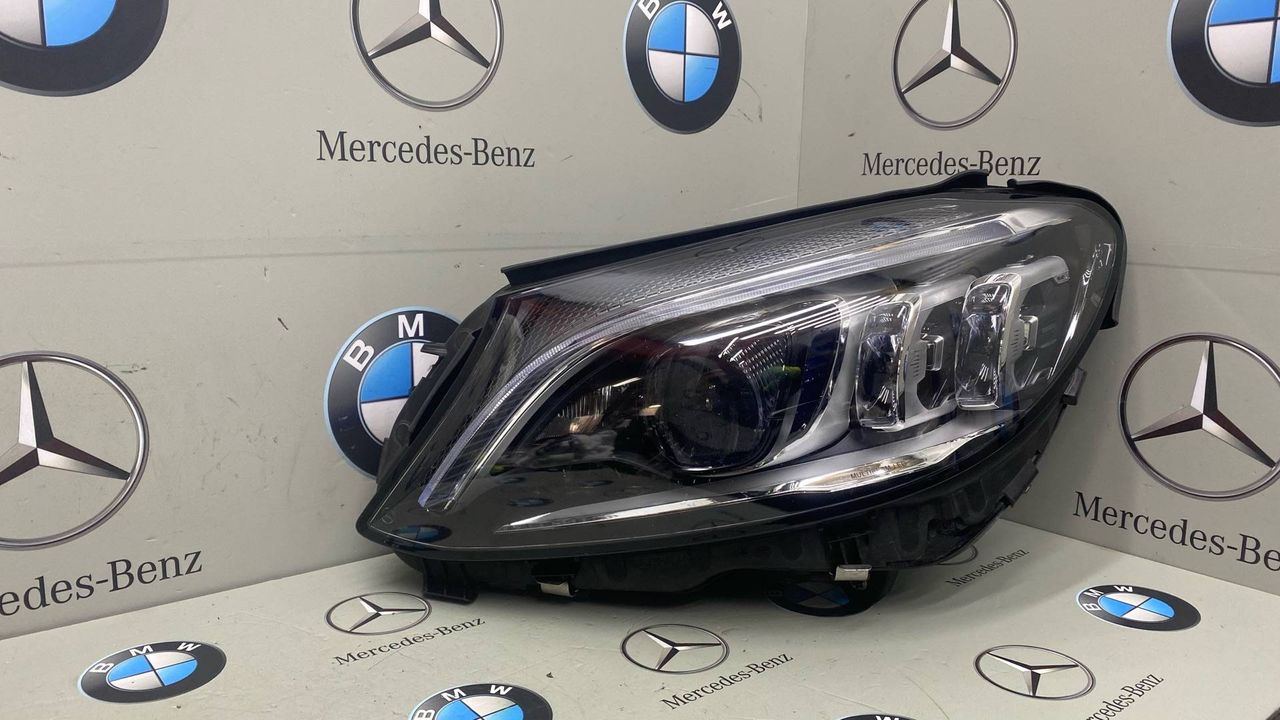 фара левая Mercedes-Benz C-Класс W205 [рестайлинг] 2020, 2.0 л., M264.920, бензин, кабриолет, задний привод, A20590693, A2059069305