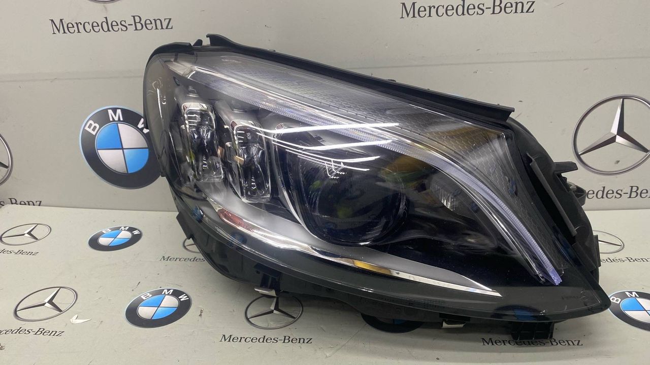 фара правая Mercedes-Benz C-Класс W205 [рестайлинг] 2020, 2.0 л., M264.920, бензин, кабриолет, задний привод, A20590694, A2059069405