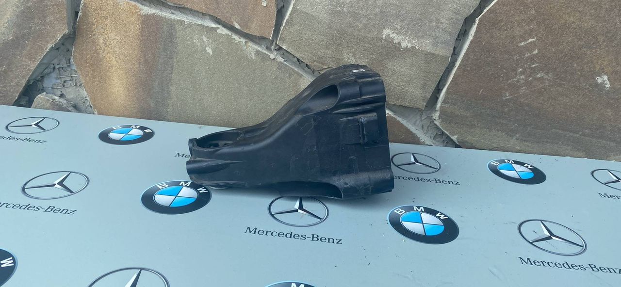 кронштейн двигателя Mercedes-Benz C-Класс W205 [рестайлинг] 2020, 2.0 л., M264.920, бензин, кабриолет, задний привод, A2642200300