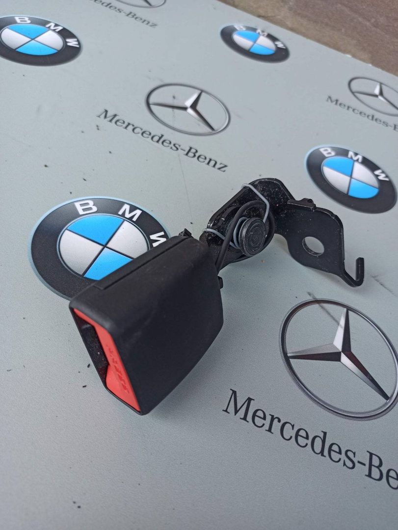 замок ремня безопасности BMW X5 M F95 2021, 4.4 л., бензин, полный привод, 7435671