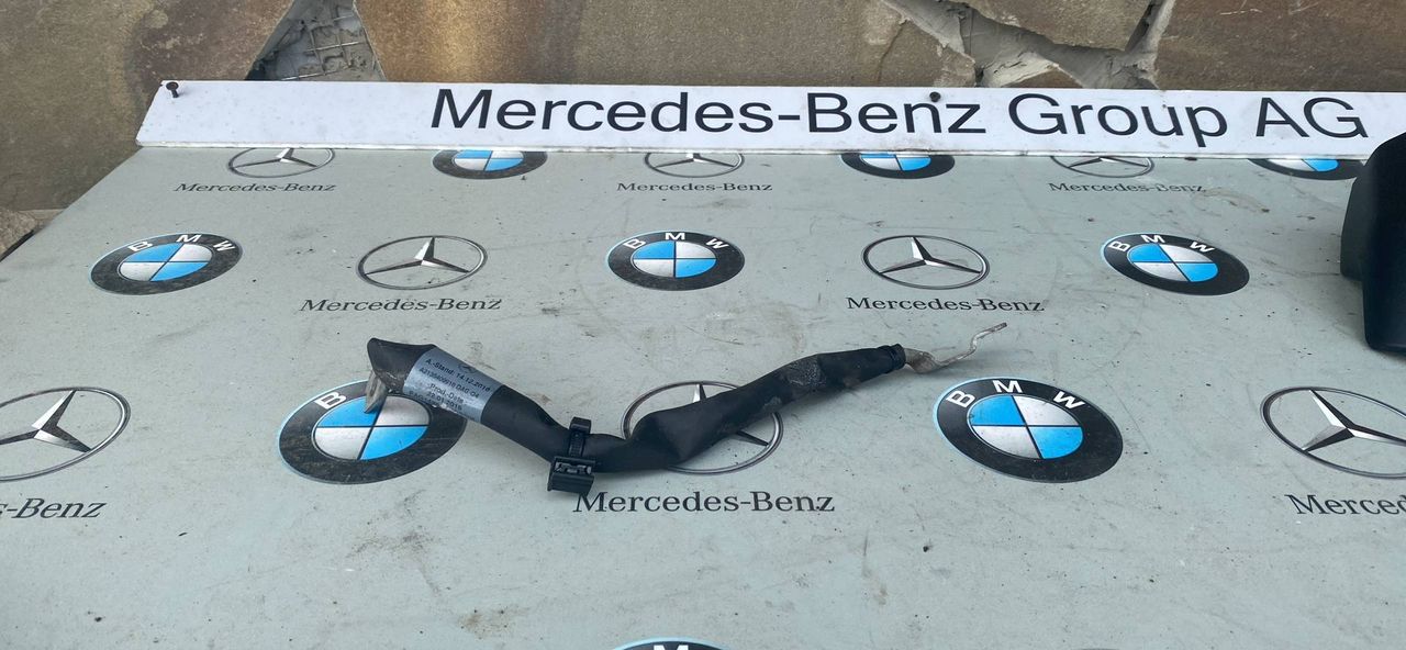 минусовой провод аккумулятора Mercedes-Benz C-Класс W205 [рестайлинг] 2020, 2.0 л., M264.920, бензин, кабриолет, задний привод, A2135409916