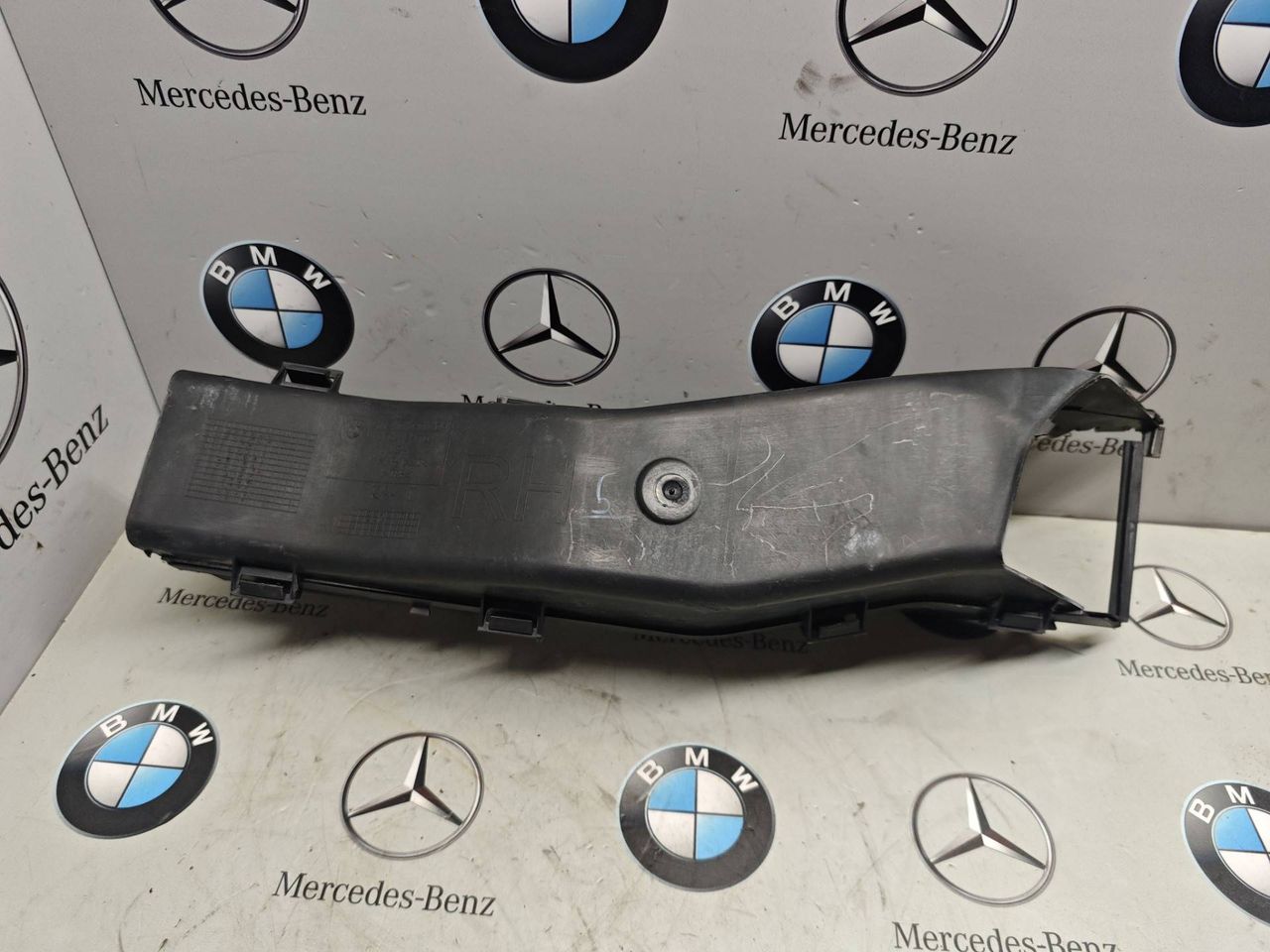 воздуховод тормозной правый BMW X6 E71 [рестайлинг] 2013, 4.4 л., N63 B44 A, бензин, 7180624
