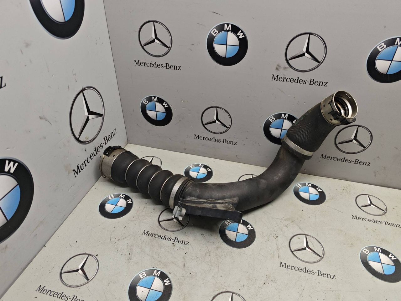патрубок интеркулера BMW X1 F48 2019, 2.0 л., B48 A20 A, 8616211