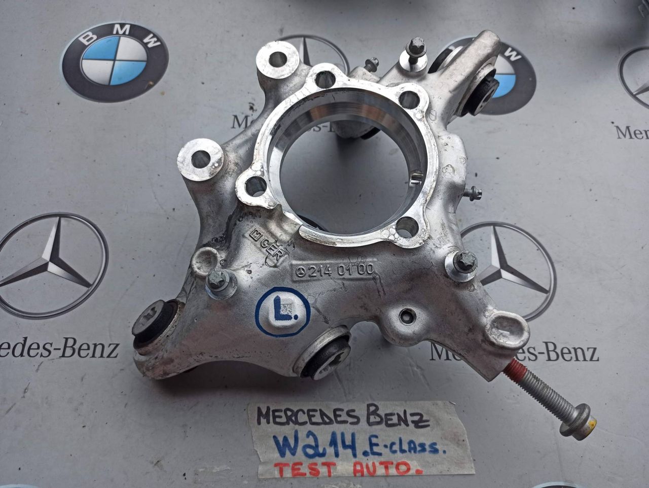 кулак поворотный левый Mercedes-Benz E-Класс W214 2025, 2.0 л., дизель, 2140100