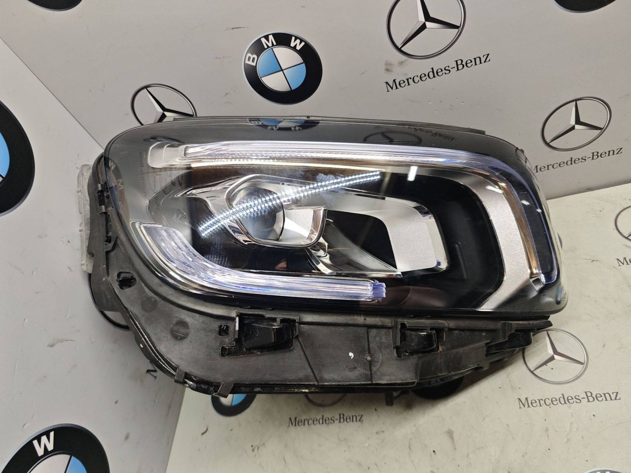 фара правая Mercedes-Benz GLB-Класс 1 поколение 2022, бензин, задний привод, A2479062205