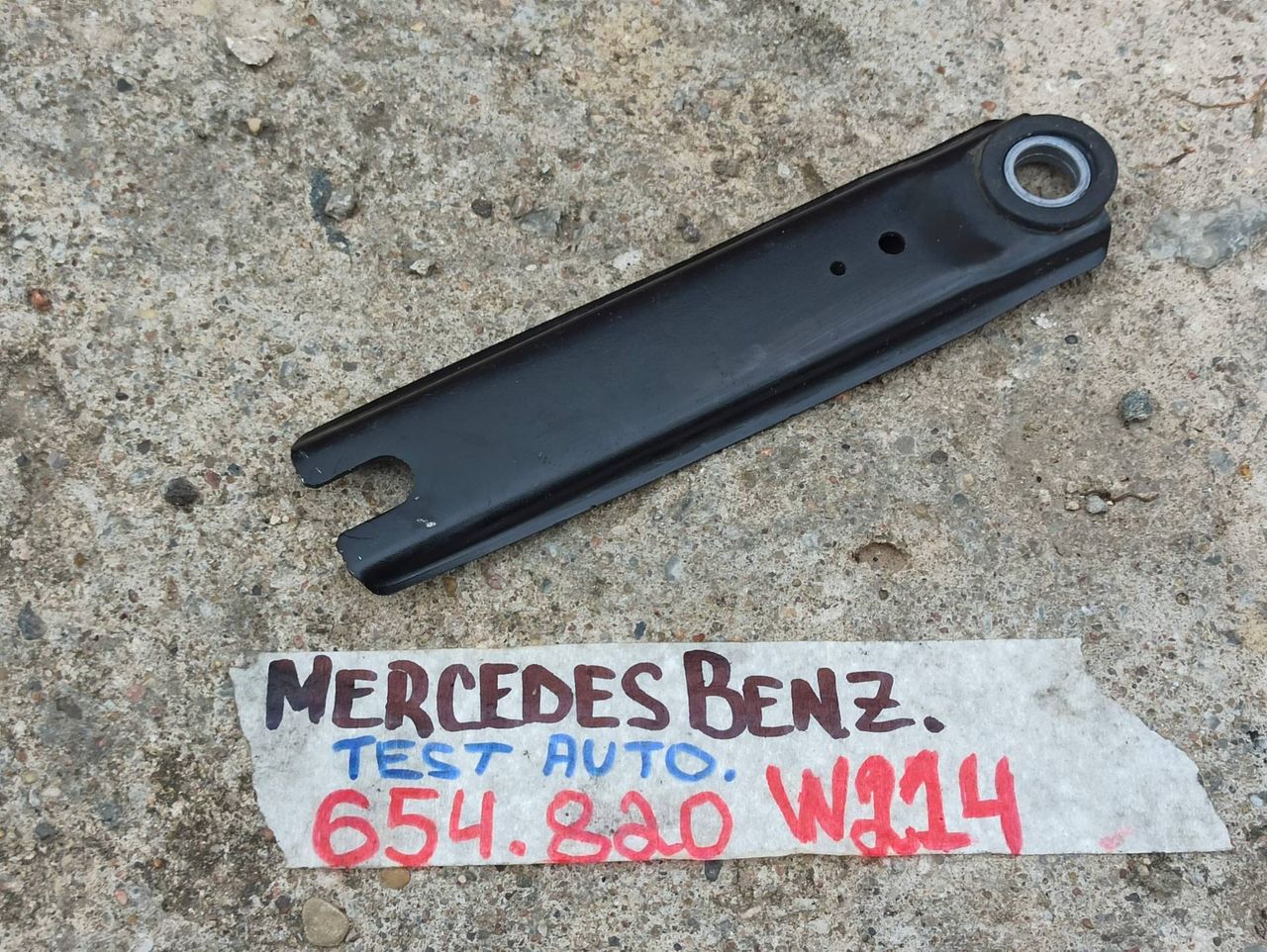 кронштейн (крепление) Mercedes-Benz E-Класс W214 2025, 2.0 л., дизель, A2146203701