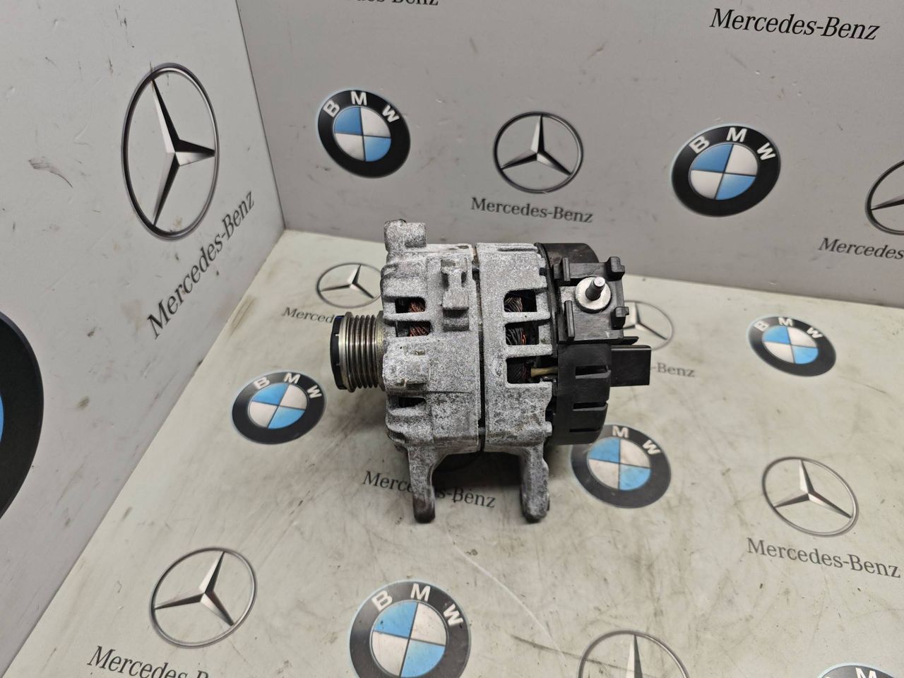 генератор Mercedes-Benz GLB-Класс 1 поколение 2022, бензин, задний привод, A0009061311