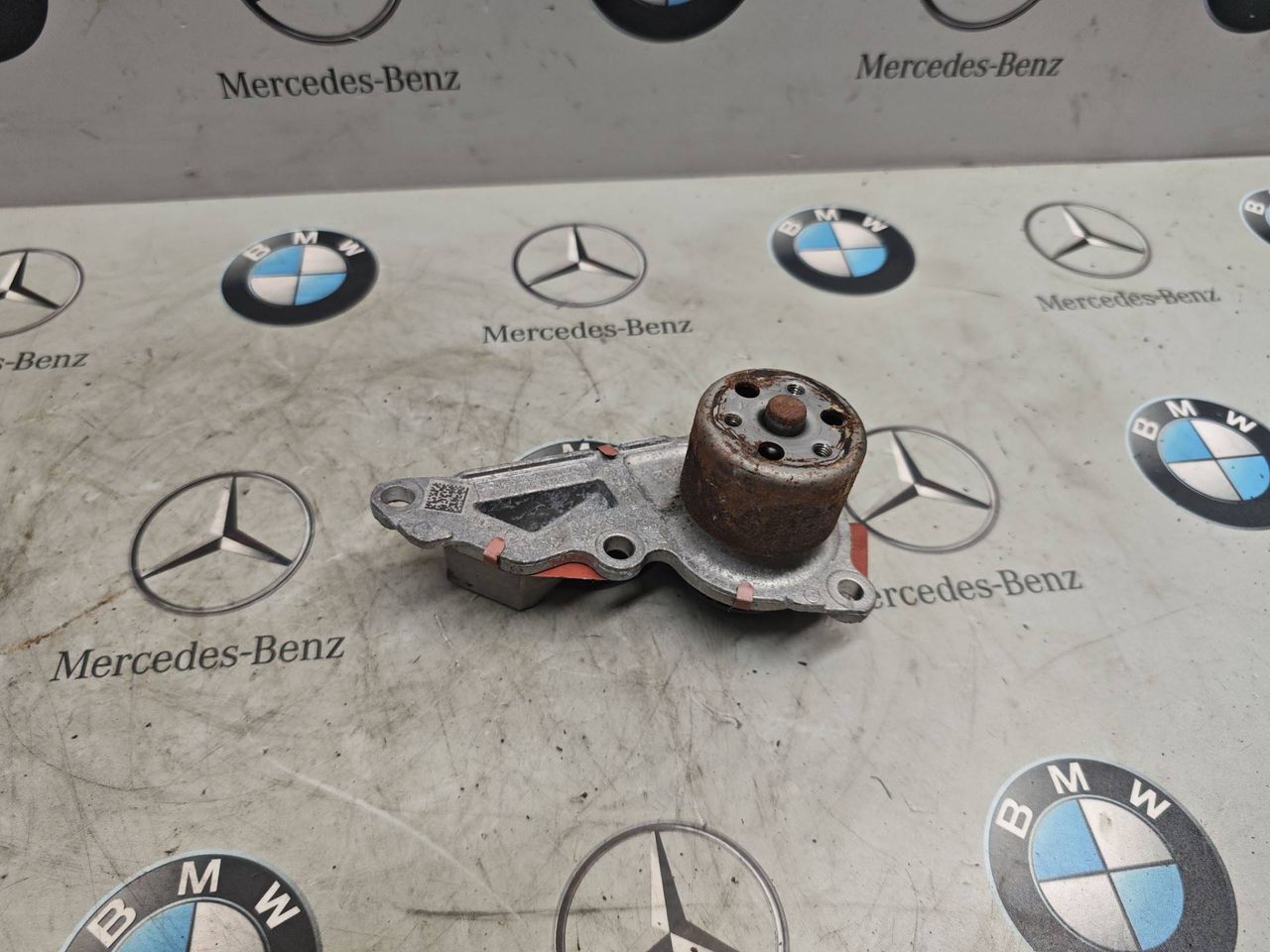помпа Mercedes-Benz GLB-Класс 1 поколение 2022, бензин, задний привод, A2822000800