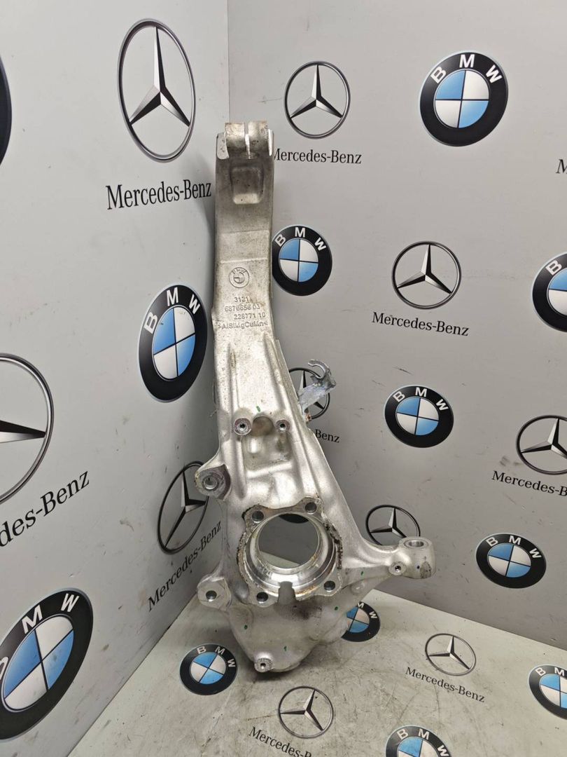 кулак поворотный правый BMW X5 G05 [рестайлинг] 2025, 3.0 л., бензин, 6876656