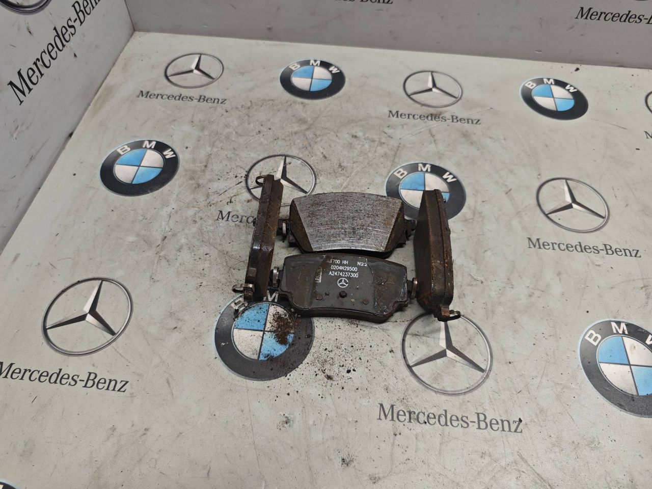 тормозные колодки Mercedes-Benz GLB-Класс 1 поколение 2022, бензин, задний привод, A2474237300