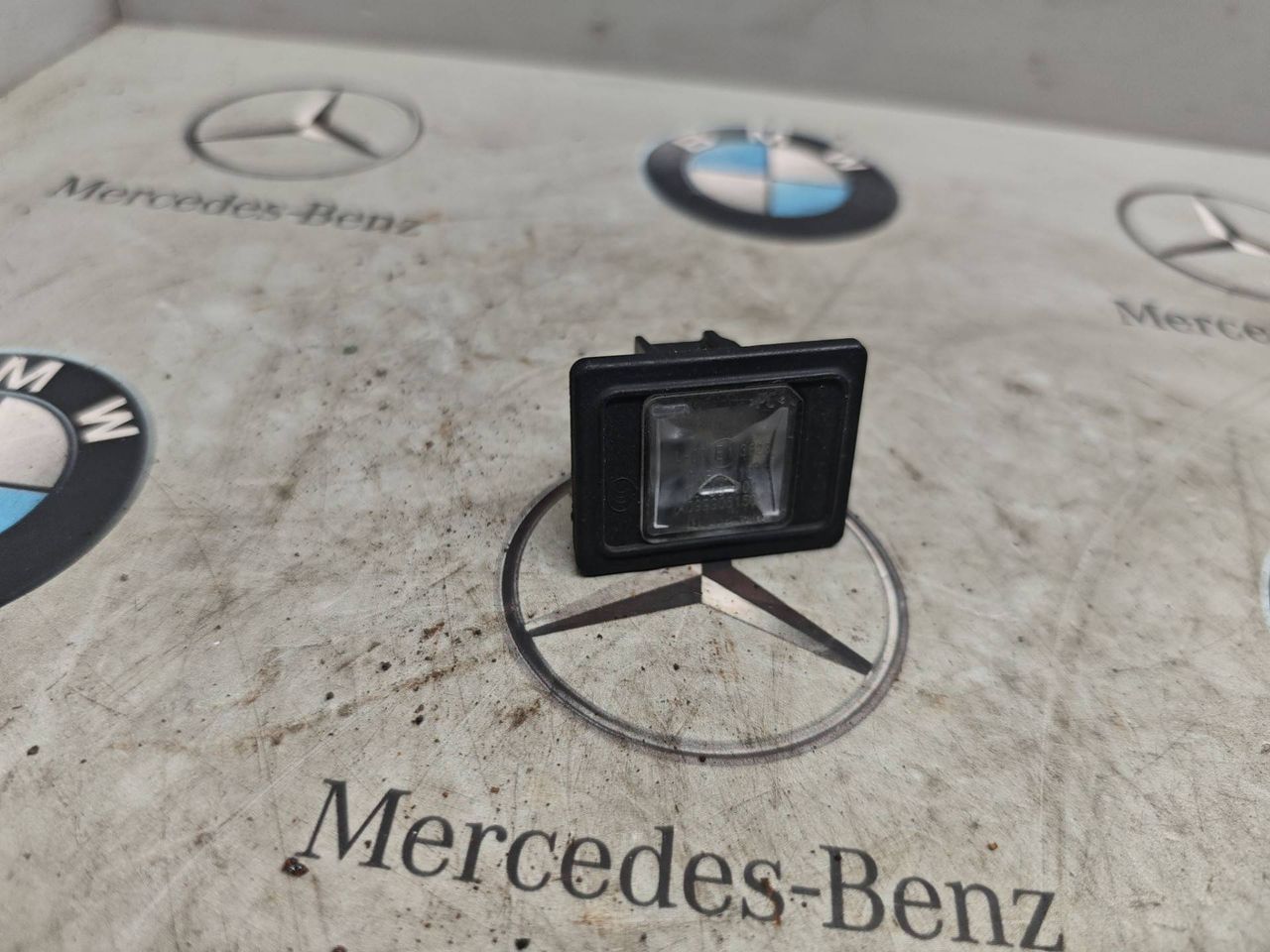подсветка номера Mercedes-Benz GLB-Класс 1 поколение 2022, бензин, задний привод, A0999061504